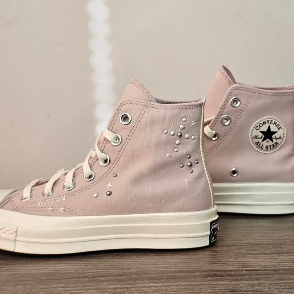Converse Women's  Chuck 70 Pearls & Studs  Hi Tops  Size 9 Blush NWT - Picture 2 of 9